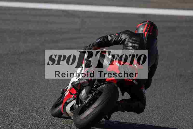 /Archiv-2025/02 28.-31.01.2025 Moto Center Thun Jerez/gruen-green/92